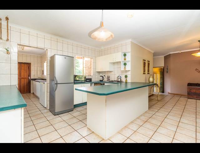4 BEDROOM FREEHOLD FOR SALE IN BRANDVLEI AH